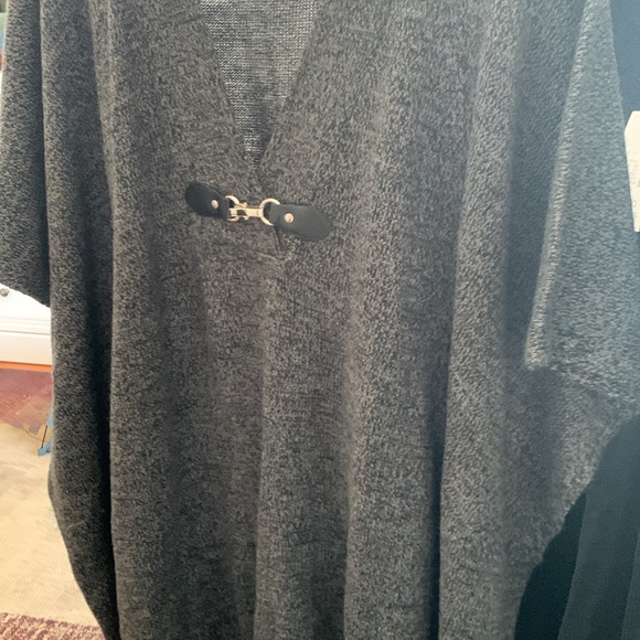 Catherines beautiful equestrian detail gray and black poncho top 5 x. NWOT - Picture 11 of 11